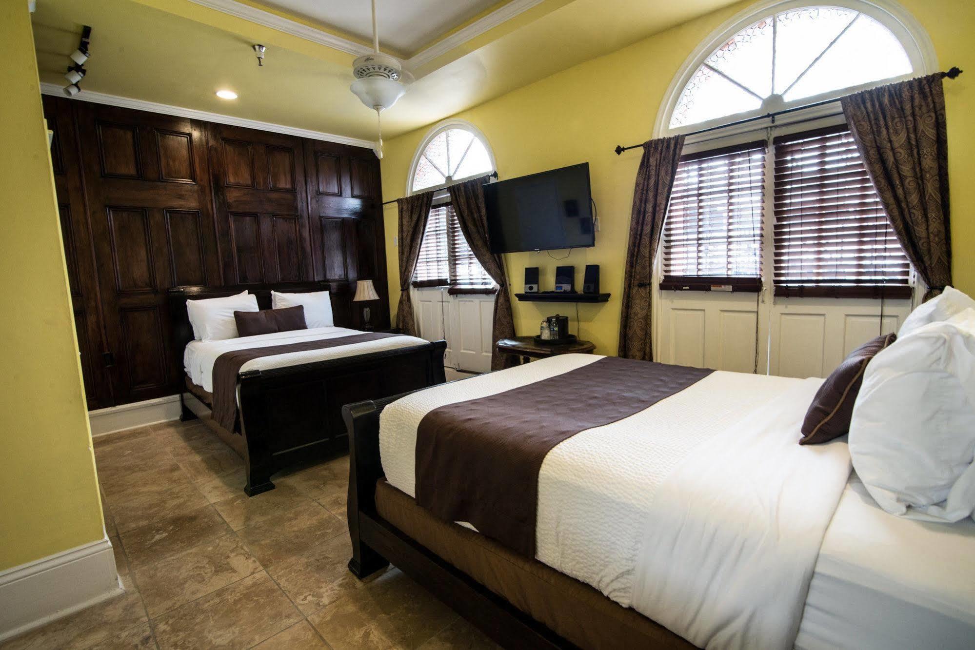 Frenchmen Hotel New Orleans Esterno foto
