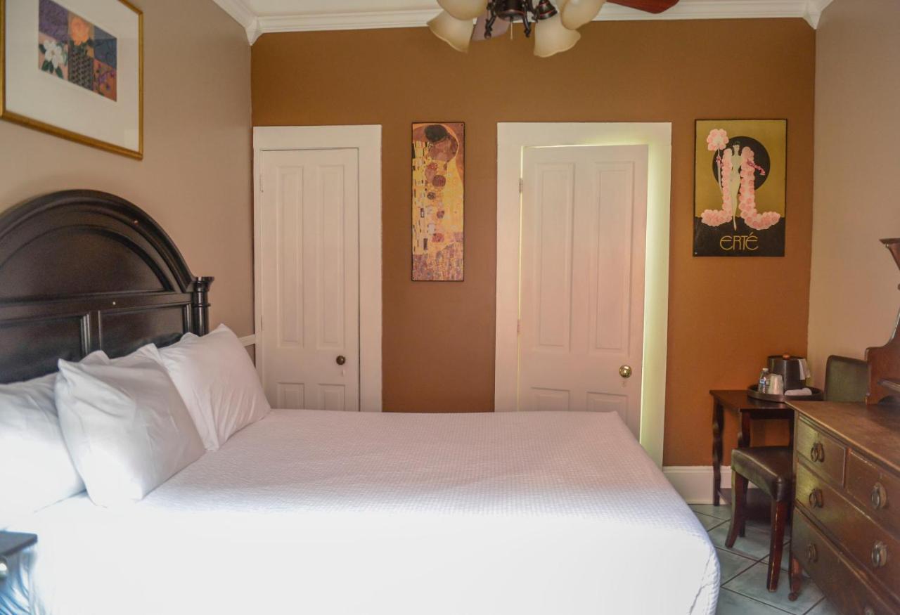 Frenchmen Hotel New Orleans Esterno foto