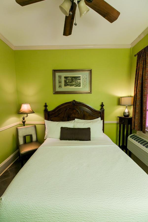 Frenchmen Hotel New Orleans Esterno foto