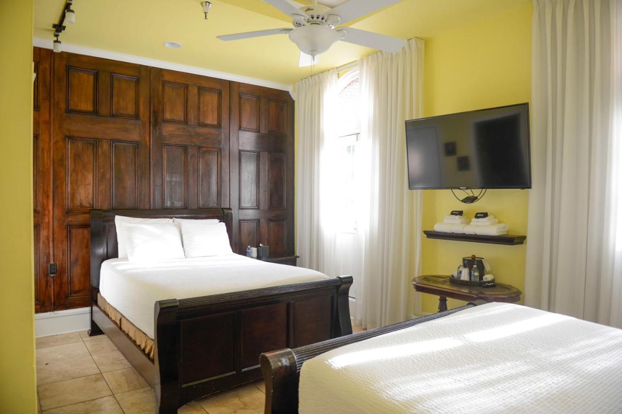 Frenchmen Hotel New Orleans Esterno foto