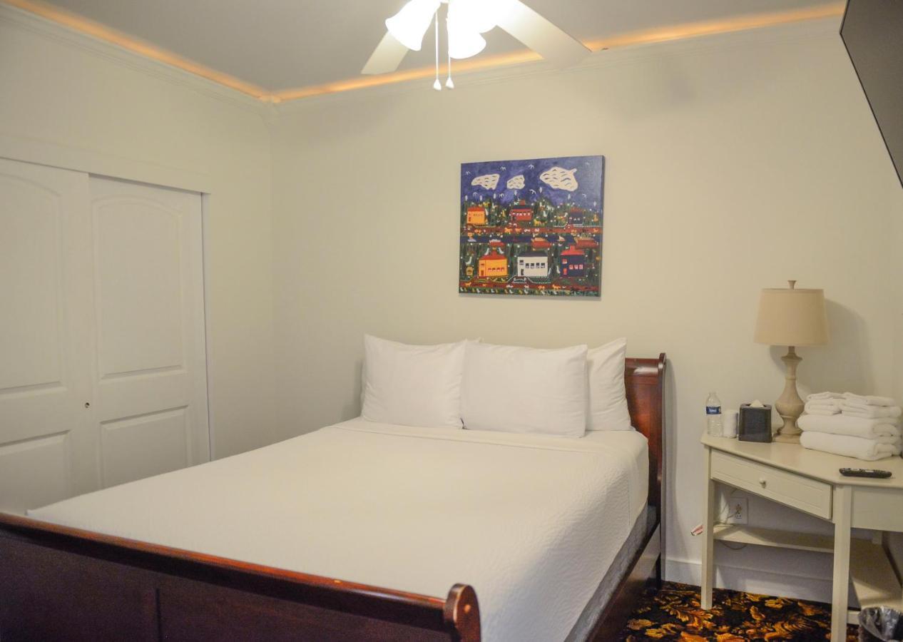 Frenchmen Hotel New Orleans Esterno foto