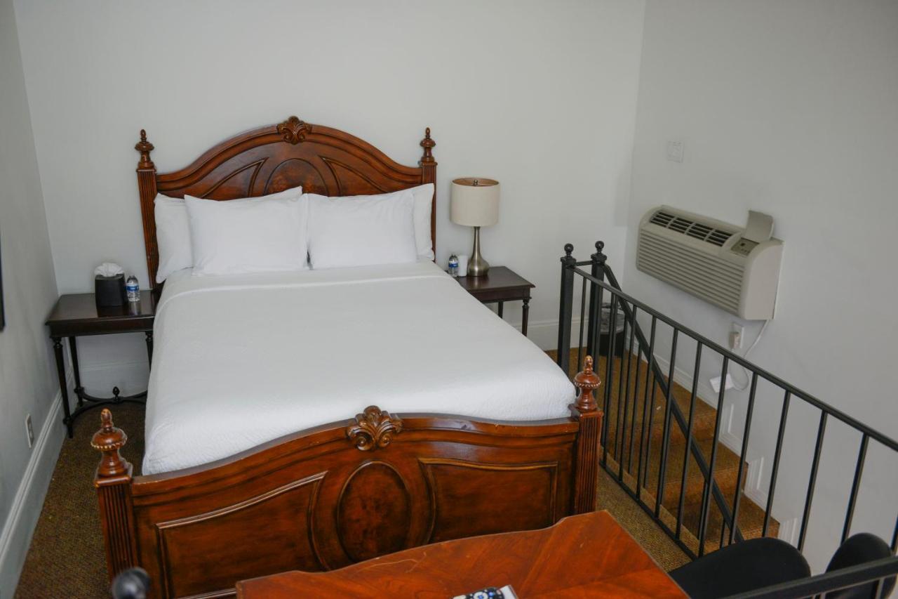 Frenchmen Hotel New Orleans Esterno foto