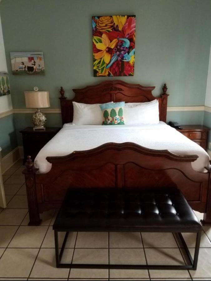 Frenchmen Hotel New Orleans Esterno foto