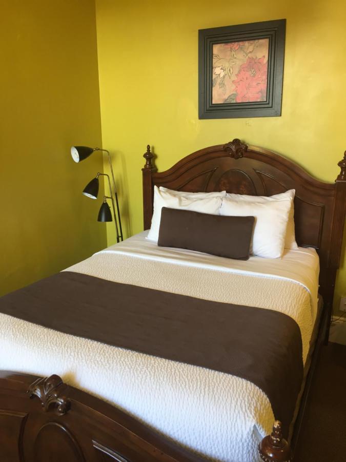 Frenchmen Hotel New Orleans Esterno foto